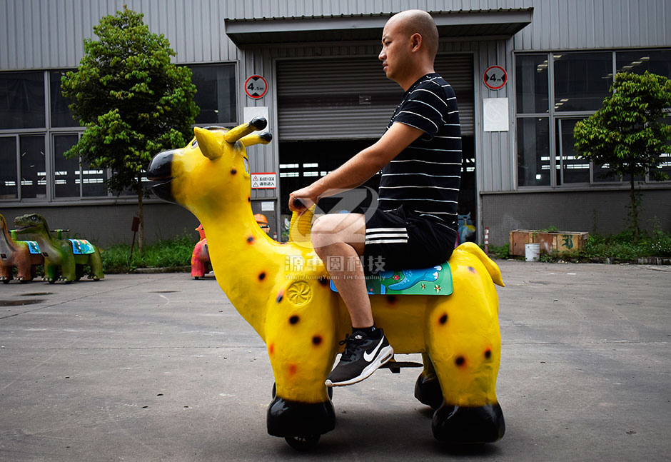 小鹿電動(dòng)車(chē)，小鹿童車(chē)，商場(chǎng)騎的小鹿
